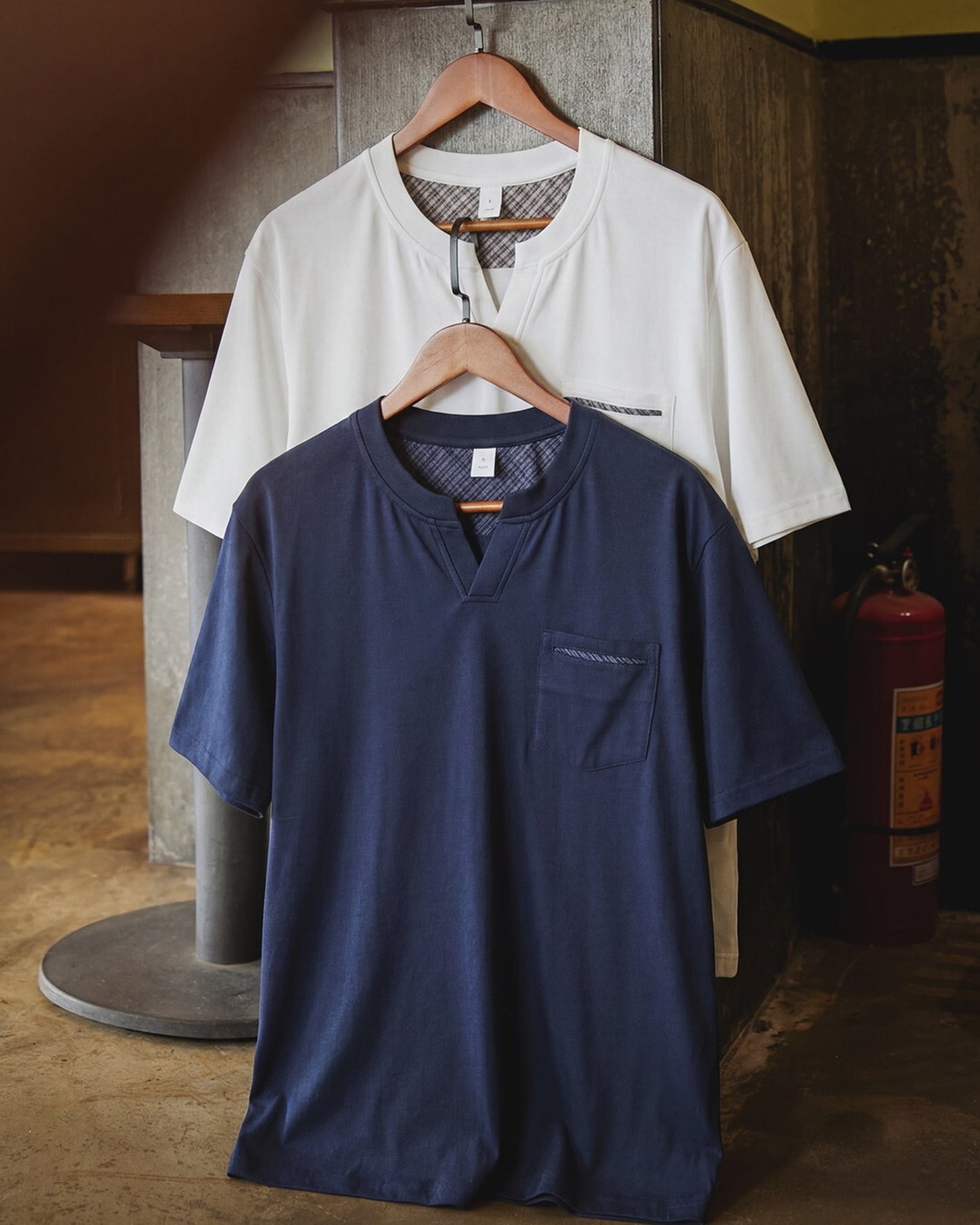 Vintage Key-Neck Smart-Casual Relaxed T-Shirt 2color 【ACT0097】