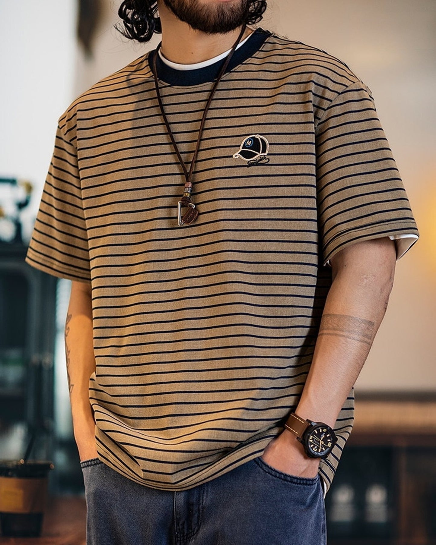 Relaxed Fit Fine Striped Patch Casual T-Shirt 【ACT0124】