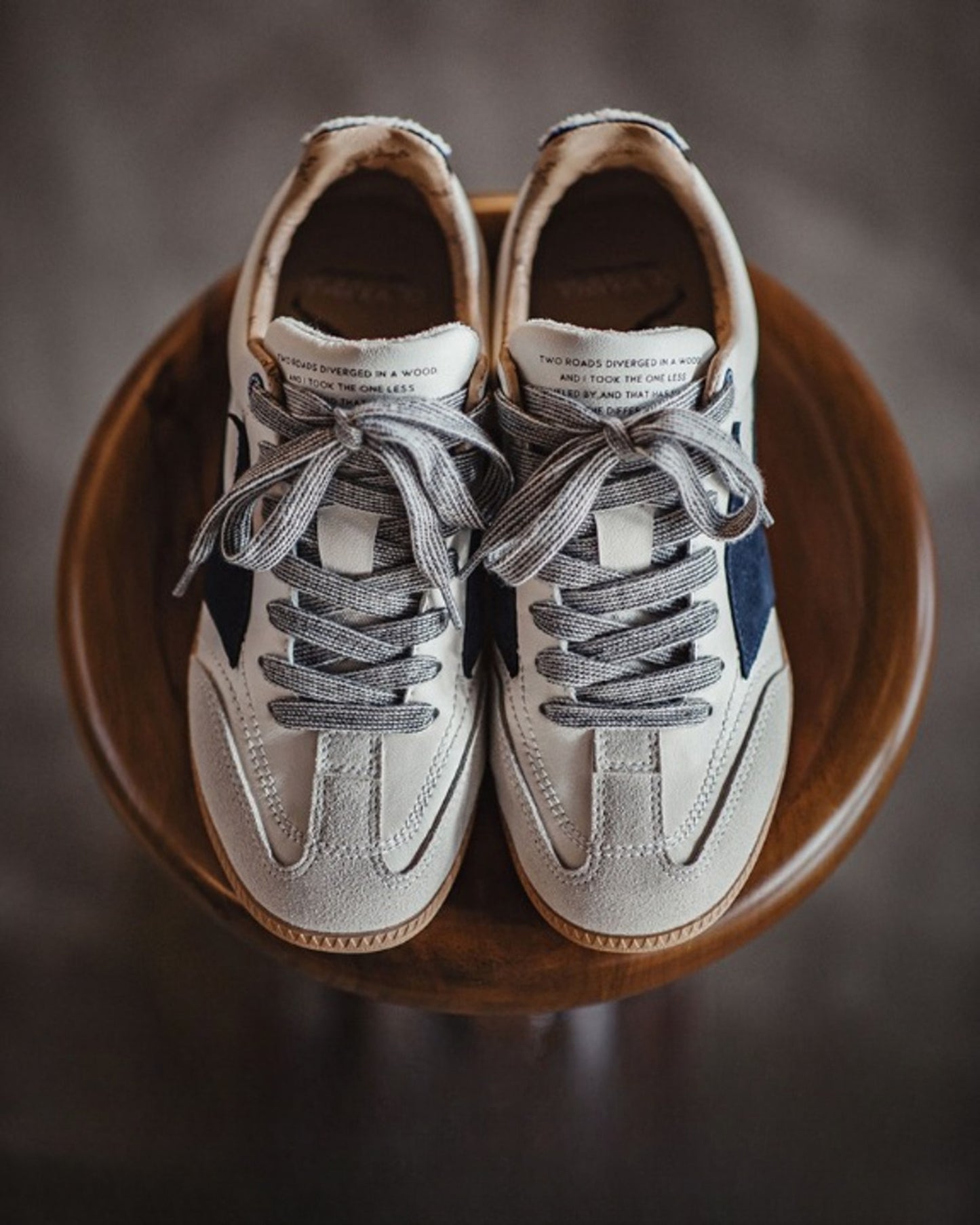 vintage arrow low-top sneakers 【ACT0145】