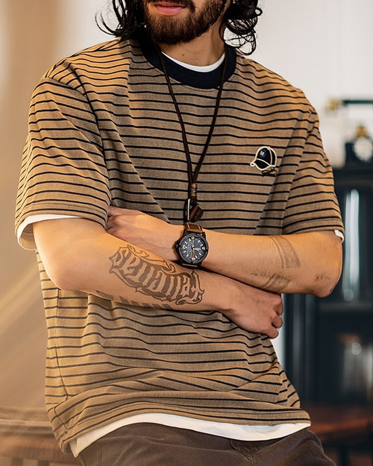 Relaxed Fit Fine Striped Patch Casual T-Shirt 【ACT0124】