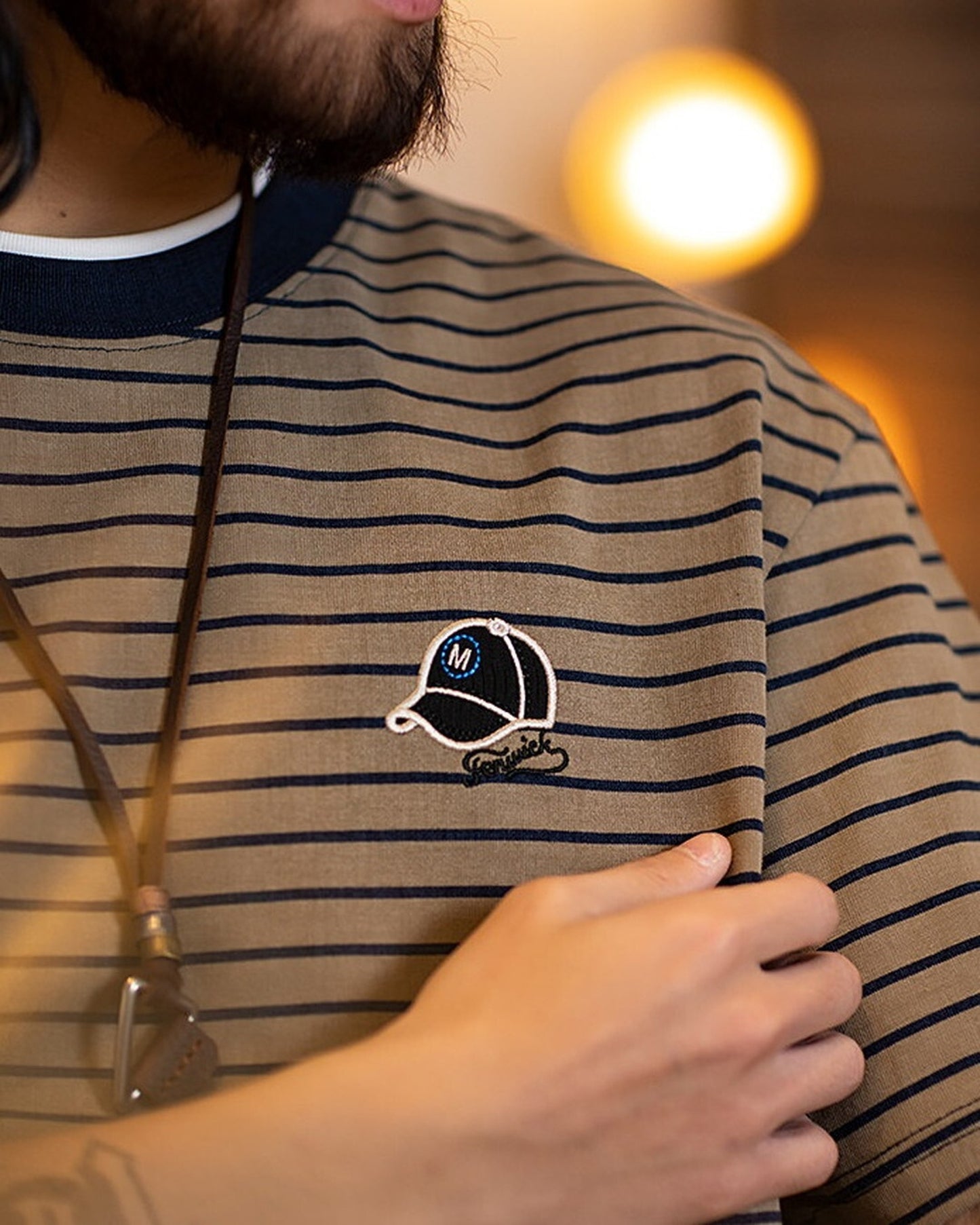 Relaxed Fit Fine Striped Patch Casual T-Shirt 【ACT0124】