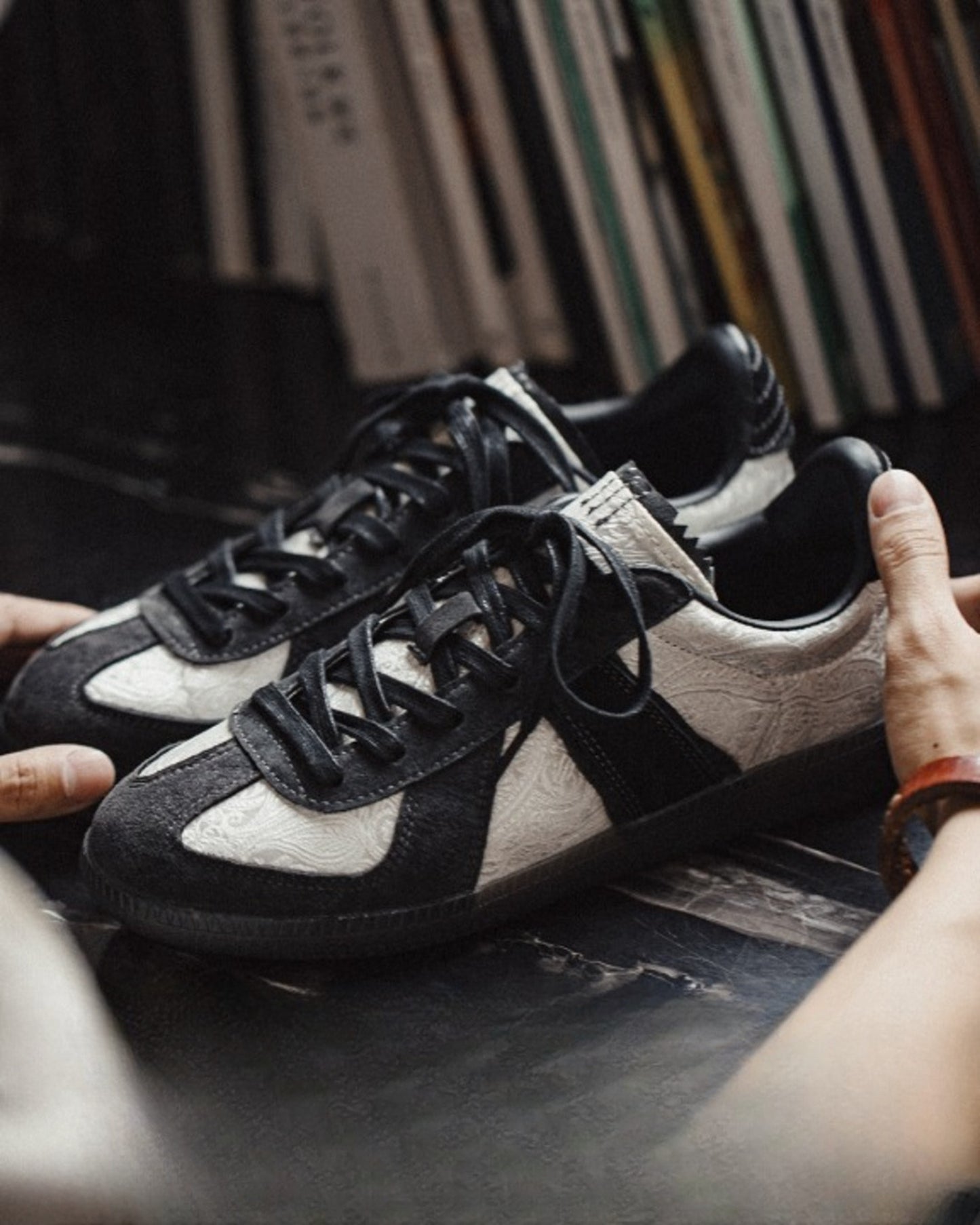silk blend vintage low-top sneakers 【ACT0147】