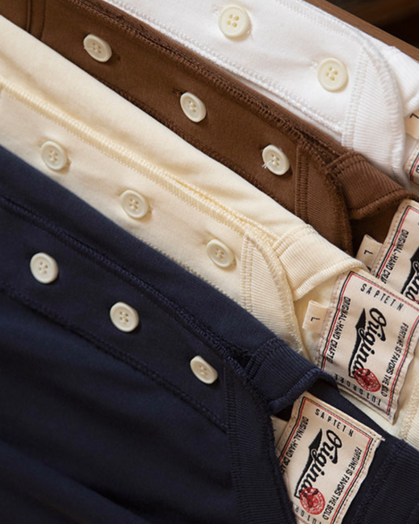 Button detail casual neck t-shirt 4color 【ACT0154】