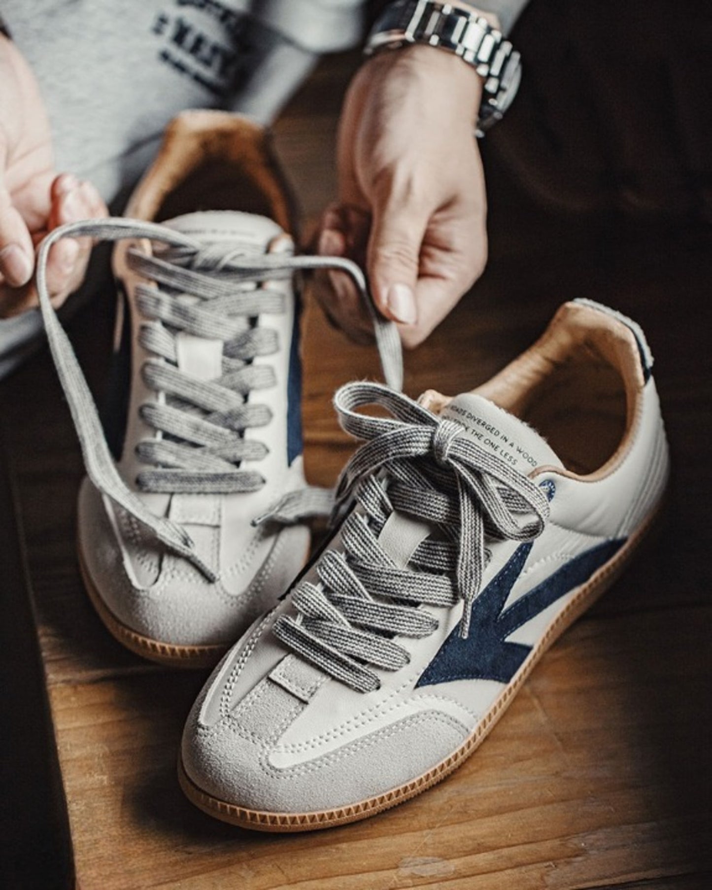 vintage arrow low-top sneakers 【ACT0145】