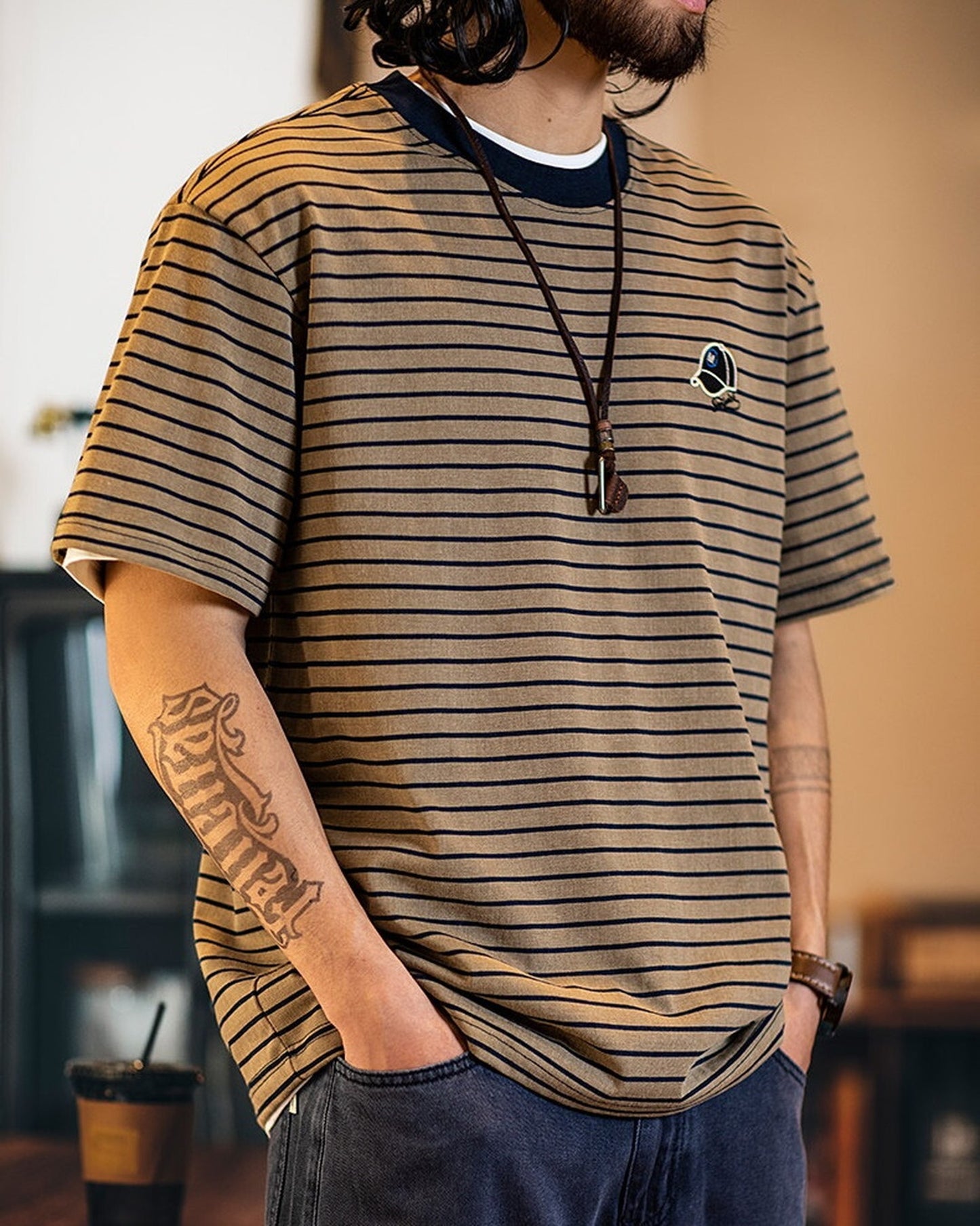 Relaxed Fit Fine Striped Patch Casual T-Shirt 【ACT0124】